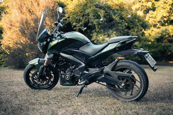 Quels sont les avantages des rétroviseurs à vision panoramique pour une Suzuki SV650 ?